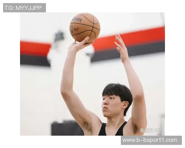 罗威称赞杨瀚森训练表现出色竞争对手的认可让人刮目相看 罗威称赞杨瀚森训练表现出色竞争对手的认可让人刮目相看