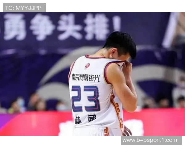 林葳展现高球商和控卫才能英语水平显著提升令人赞叹 林葳展现高球商和控卫才能英语水平显著提升令人赞叹