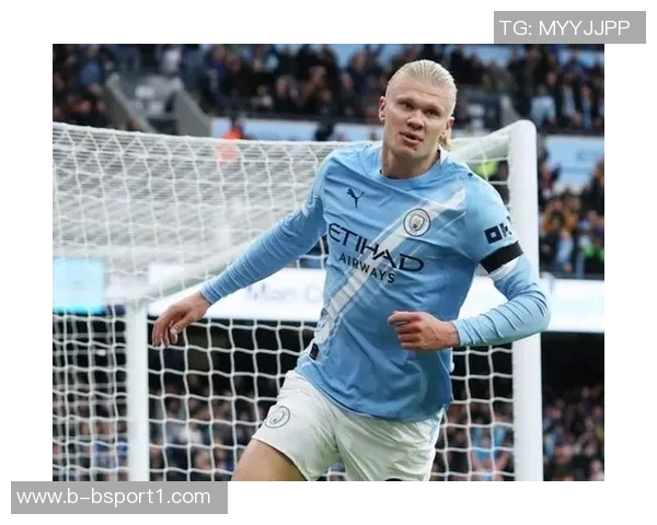 哈兰德夸女友球技如吉格斯女友调侃哈兰德盘带水平不行